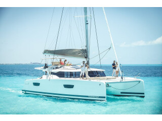 Private boat rental in Cancun