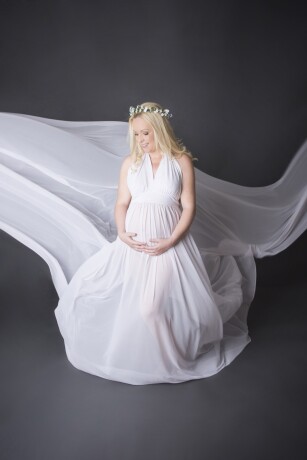 get-the-best-maternity-photographer-in-brisbane-at-baby-boo-studios-big-0