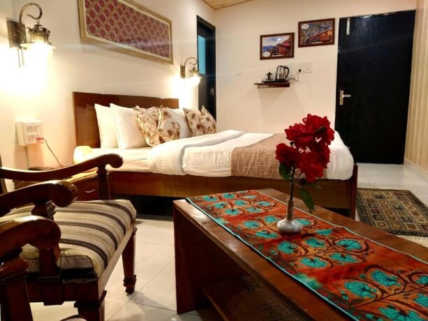 luxurious-hotel-in-dharmshala-for-couples-travelers-big-4