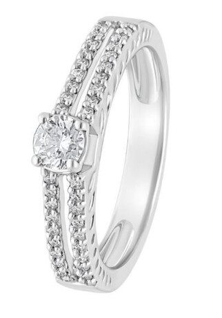 5-occasions-to-gift-a-solitaire-ring-besides-engagements-big-0