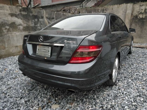 2010-mercedes-benz-c300-big-1