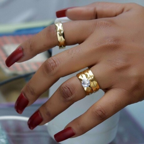 we-sell-our-goldgold-coatedsilver-and-titanic-jewelry-and-wedding-rings-at-affordable-price-big-1