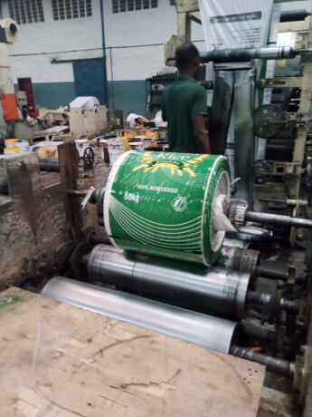 sacks-production-all-nylons-production-big-1