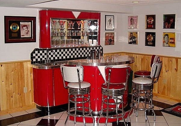 get-our-custom-home-bars-designs-in-retro-and-ultramodern-designs-big-0