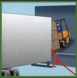 on-lift-landing-gear-offers-truck-driver-safety-enhancement-big-0