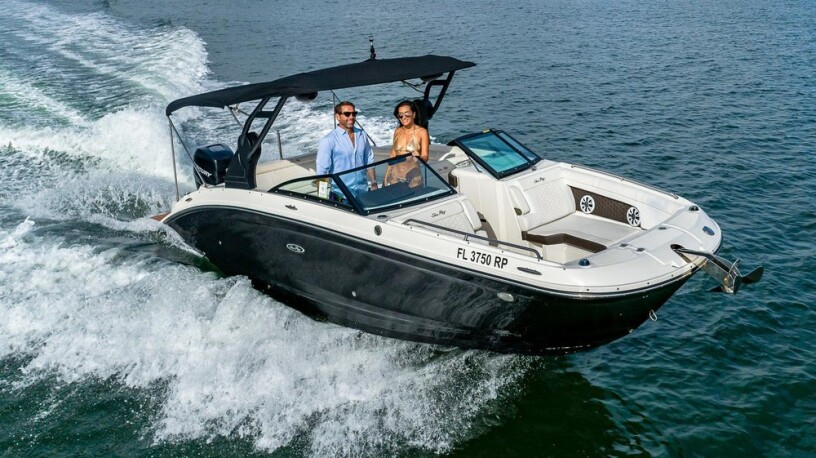 luxury-boat-rentals-in-miami-big-0